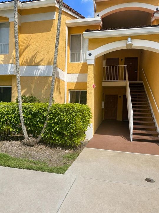 For Rent: $2,150 (2 beds, 2 baths, 1256 Square Feet)