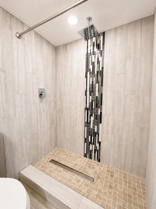 Social Bathroom - Shower