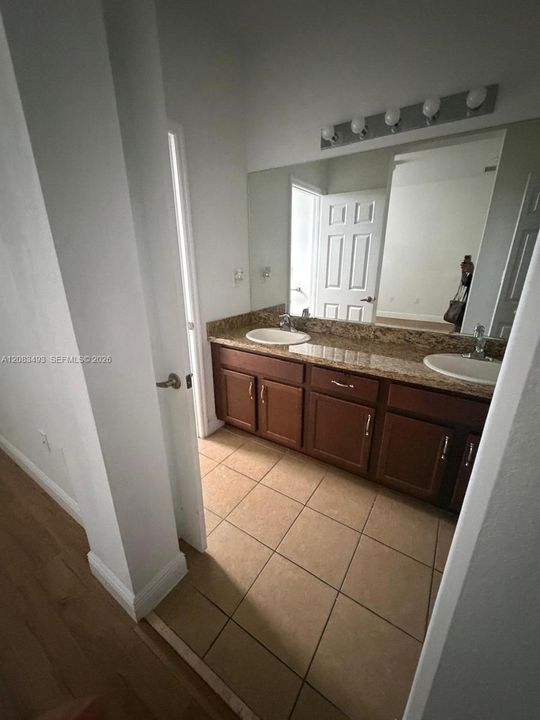 En Venta: $450,000 (3 camas, 3 baños, 1782 Pies cuadrados)