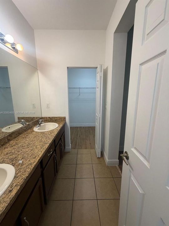 En Venta: $450,000 (3 camas, 3 baños, 1782 Pies cuadrados)