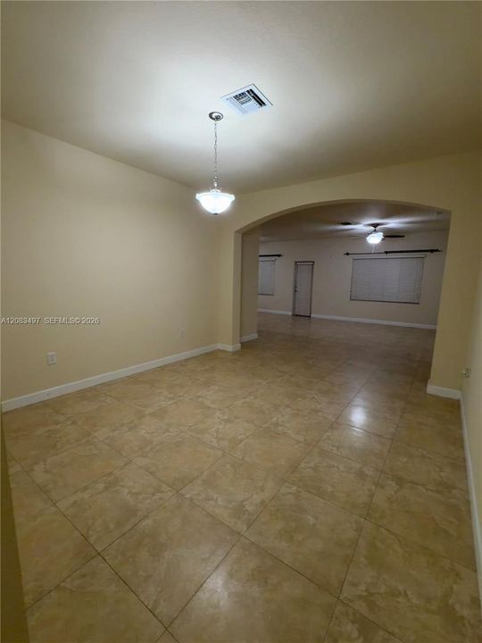 En Renta: $2,950 (3 camas, 2 baños, 1681 Pies cuadrados)