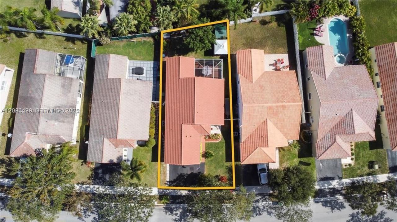 На продажу: $699,000 (3 спален, 2 ванн, 1248 Квадратных фут)