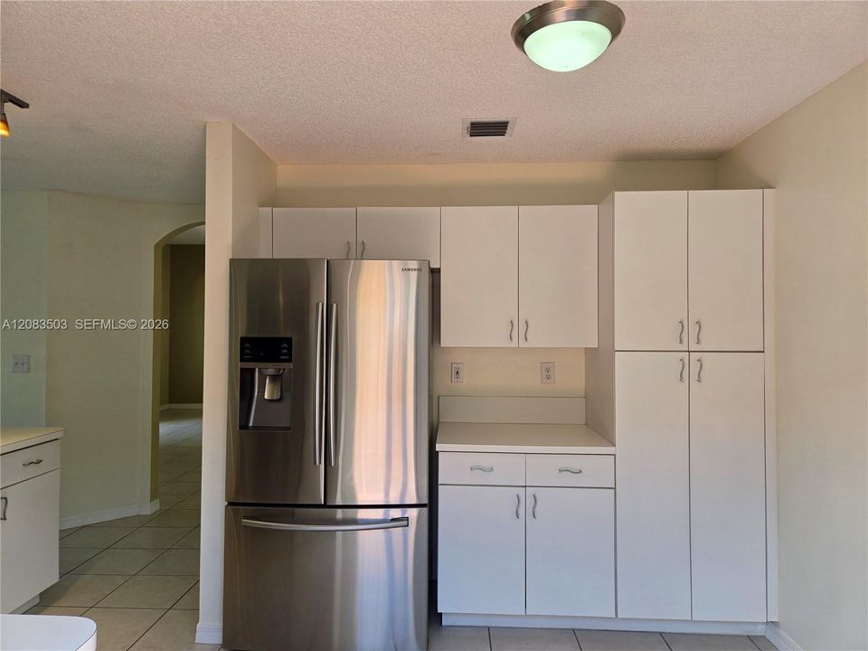 En Venta: $675,000 (3 camas, 2 baños, 1661 Pies cuadrados)