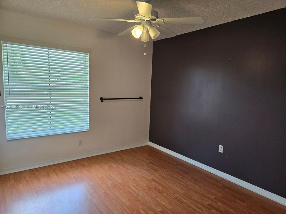En Venta: $675,000 (3 camas, 2 baños, 1661 Pies cuadrados)