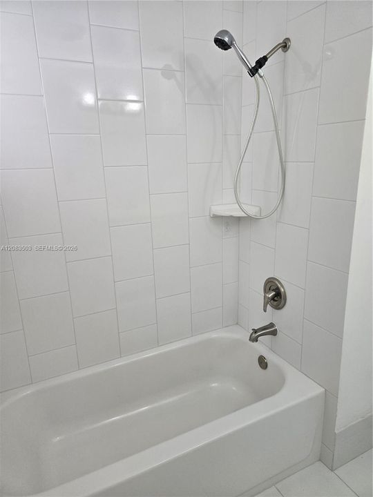 En Venta: $675,000 (3 camas, 2 baños, 1661 Pies cuadrados)