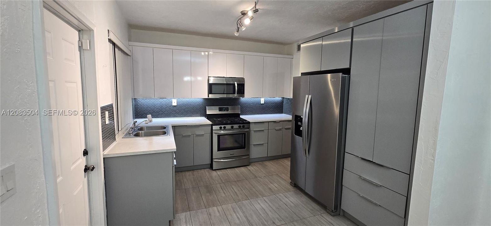 На продажу: $529,000 (2 спален, 1 ванн, 1201 Квадратных фут)