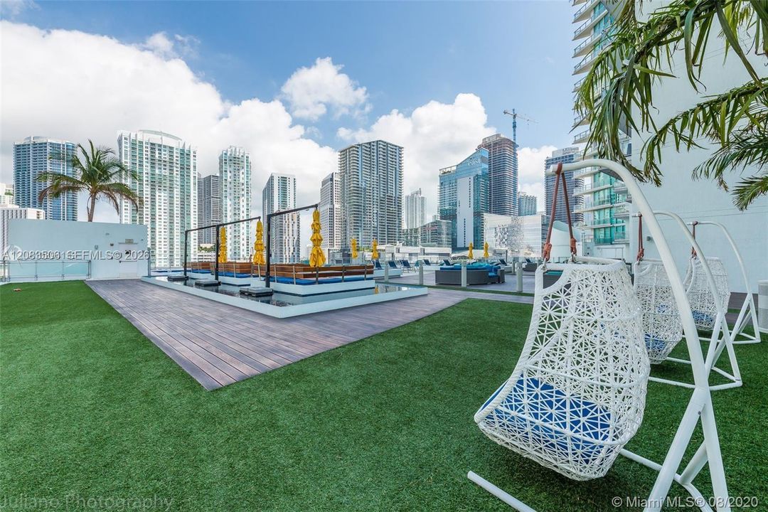 For Rent: $2,850 (1 beds, 1 baths, 789 Square Feet)