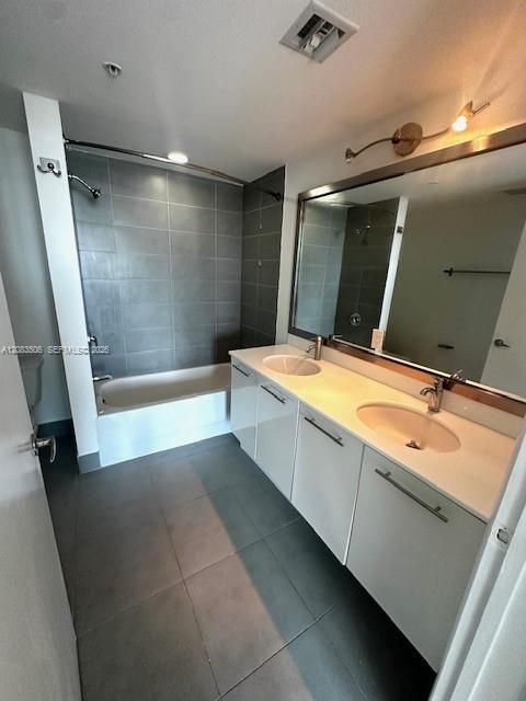 For Rent: $2,850 (1 beds, 1 baths, 789 Square Feet)