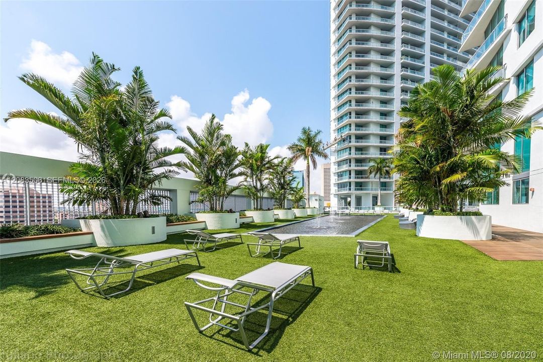 For Rent: $2,850 (1 beds, 1 baths, 789 Square Feet)