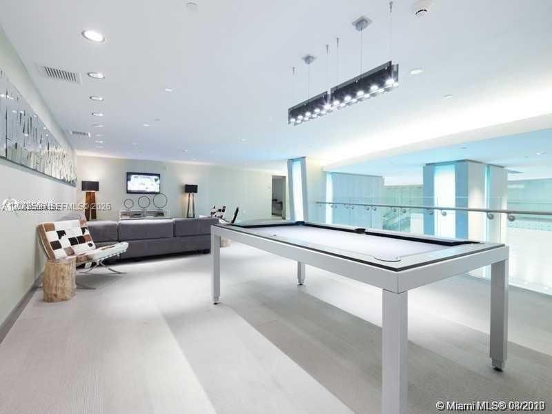 For Rent: $2,850 (1 beds, 1 baths, 789 Square Feet)