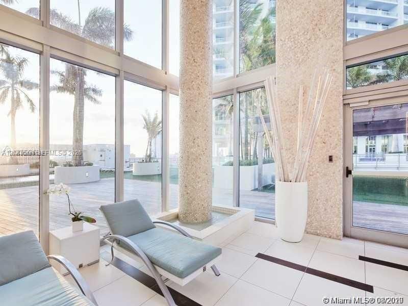 For Rent: $2,850 (1 beds, 1 baths, 789 Square Feet)
