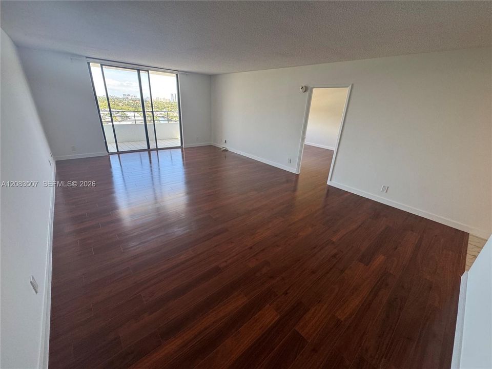 На продажу: $206,695 (1 спален, 1 ванн, 950 Квадратных фут)