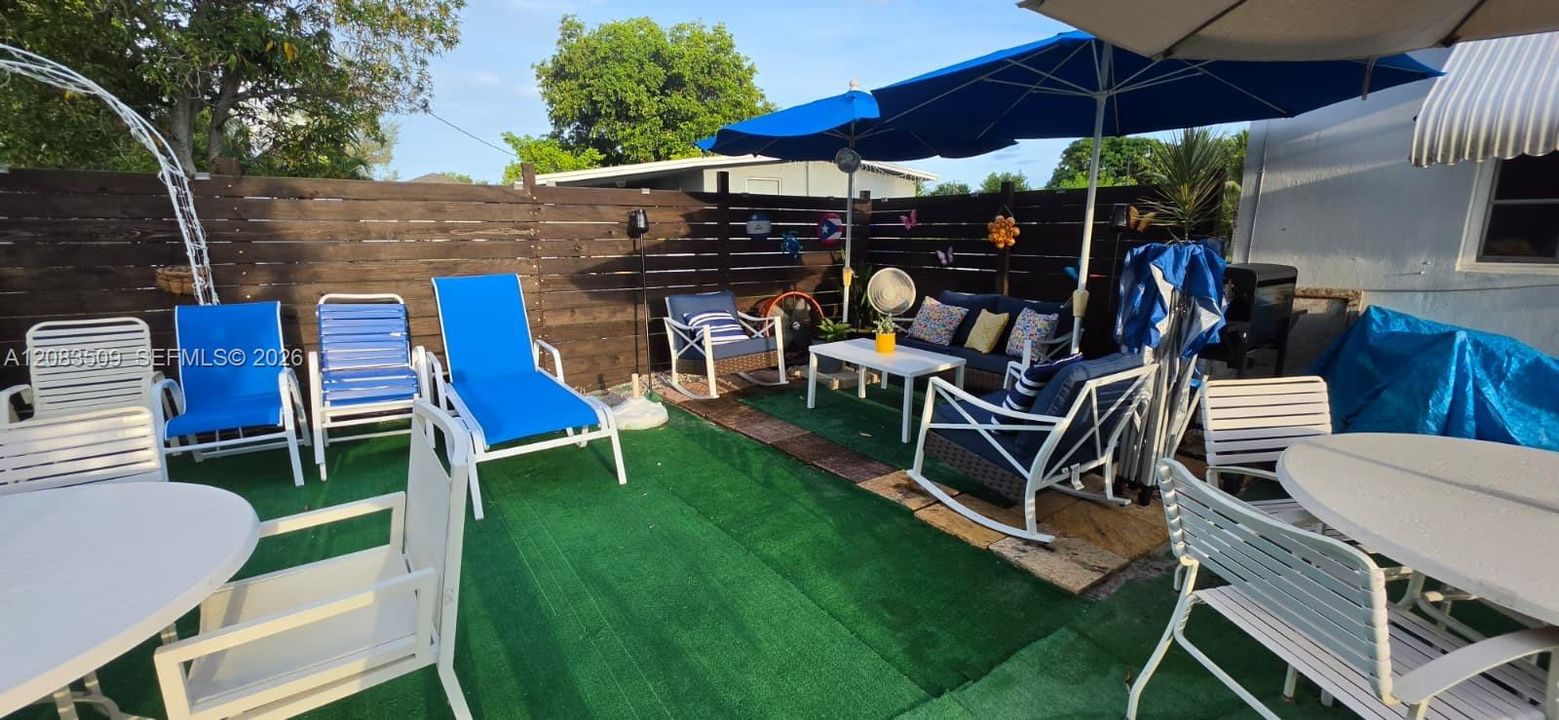 For Rent: $2,650 (3 beds, 1 baths, 872 Square Feet)