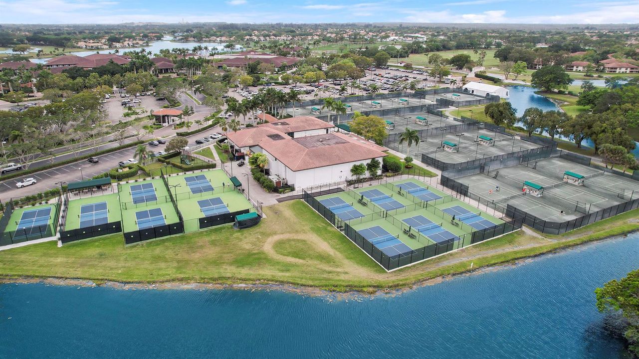 Clubhouse Pickleball & Tennis Courts