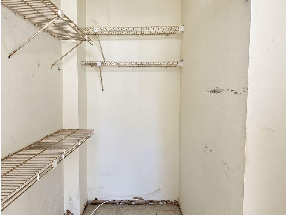 Walk-in-closet
