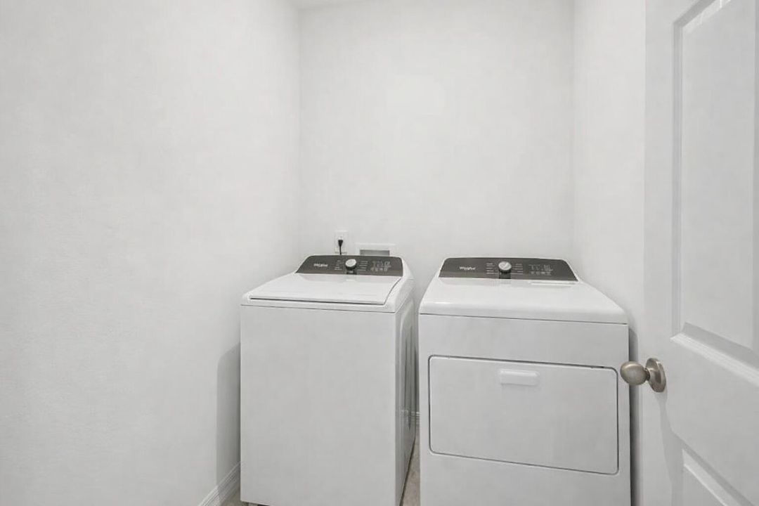 D82F90FC-80AB-41FC-8E59-7D40846F6F94