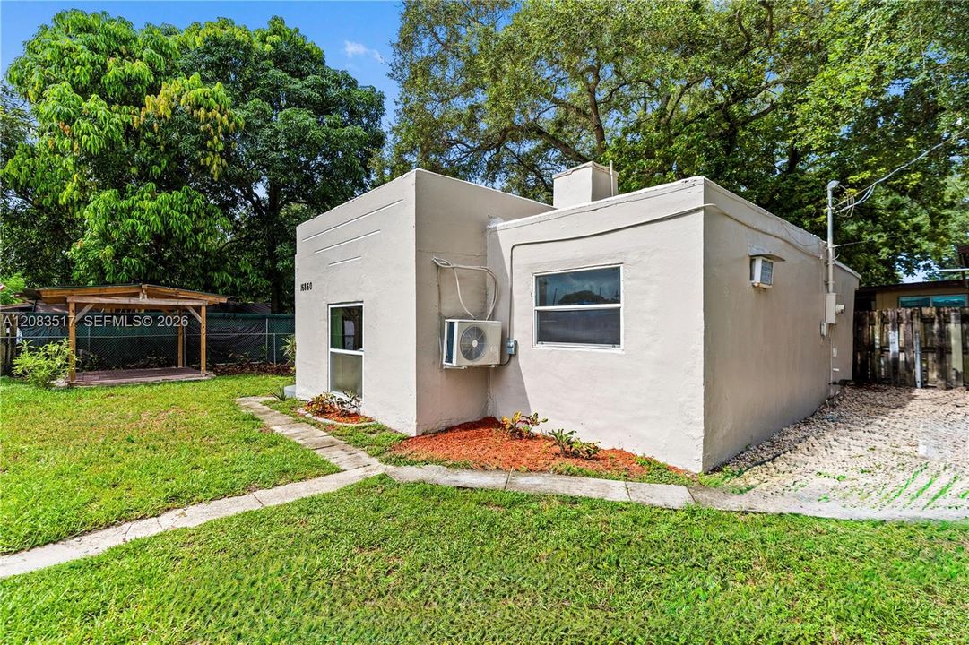 En Venta: $469,999 (3 camas, 1 baños, 680 Pies cuadrados)