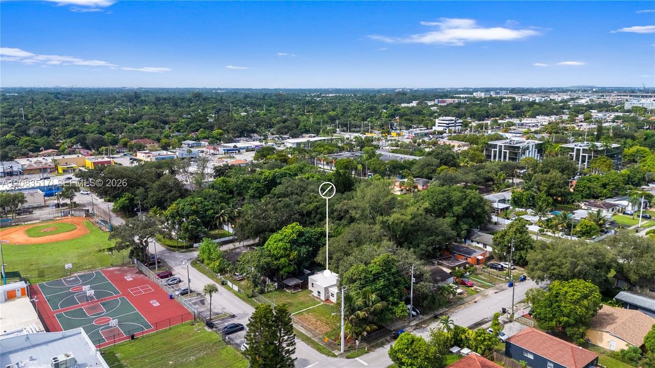 En Venta: $469,999 (3 camas, 1 baños, 680 Pies cuadrados)