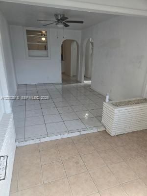 В аренду: $1,200 (1 спален, 1 ванн, 875 Квадратных фут)