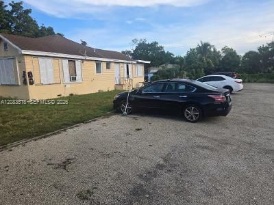 В аренду: $1,200 (1 спален, 1 ванн, 875 Квадратных фут)