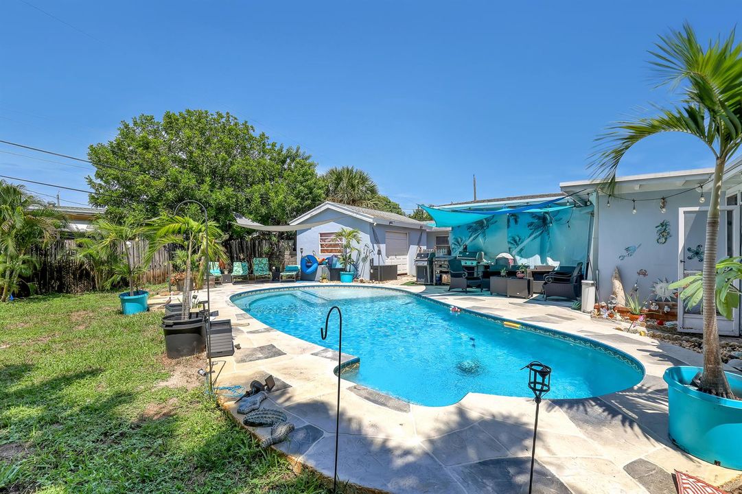 937 W Duval (35)