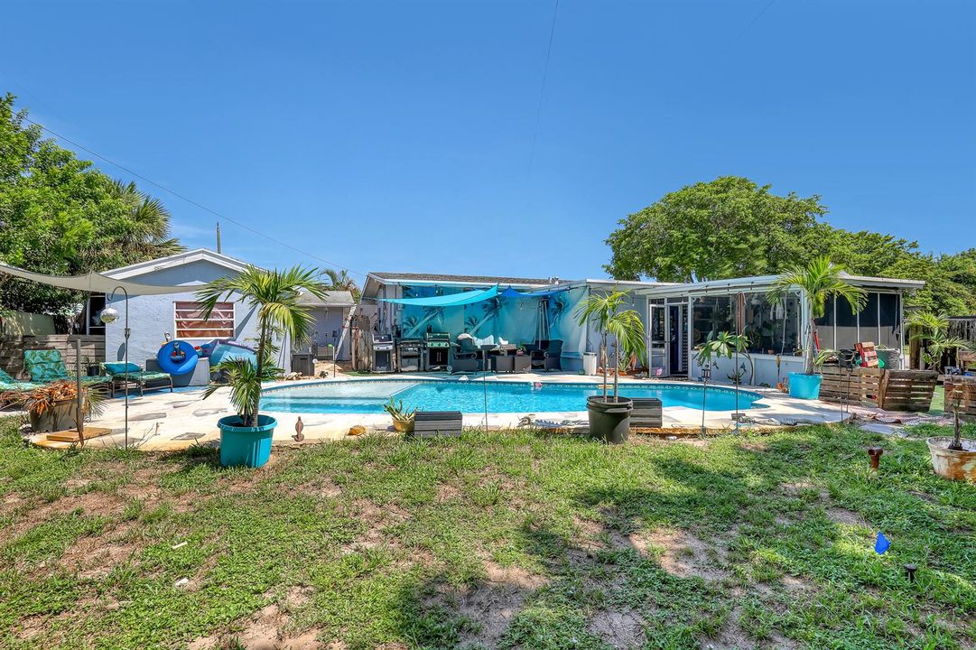 937 W Duval (36)