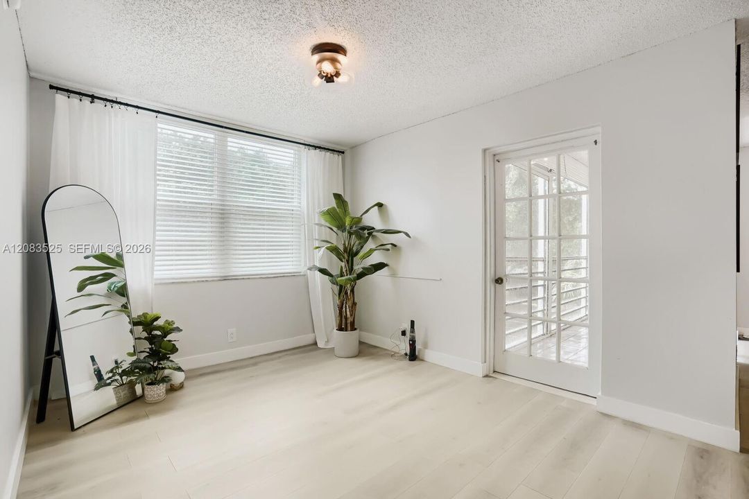 For Rent: $2,489 (3 beds, 2 baths, 1260 Square Feet)