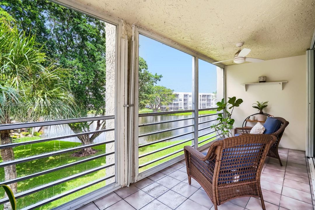 For Rent: $2,489 (3 beds, 2 baths, 1260 Square Feet)