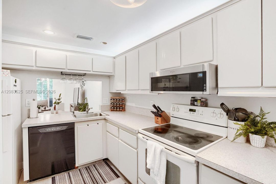 For Rent: $2,489 (3 beds, 2 baths, 1260 Square Feet)