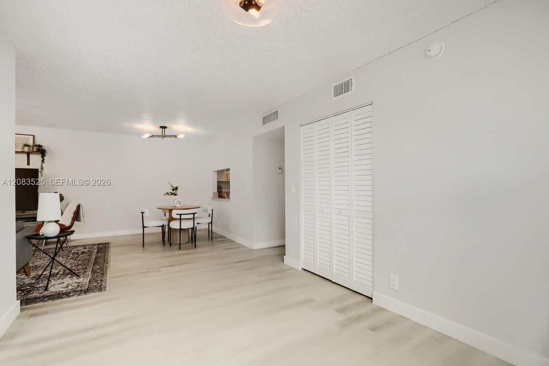 For Rent: $2,489 (3 beds, 2 baths, 1260 Square Feet)