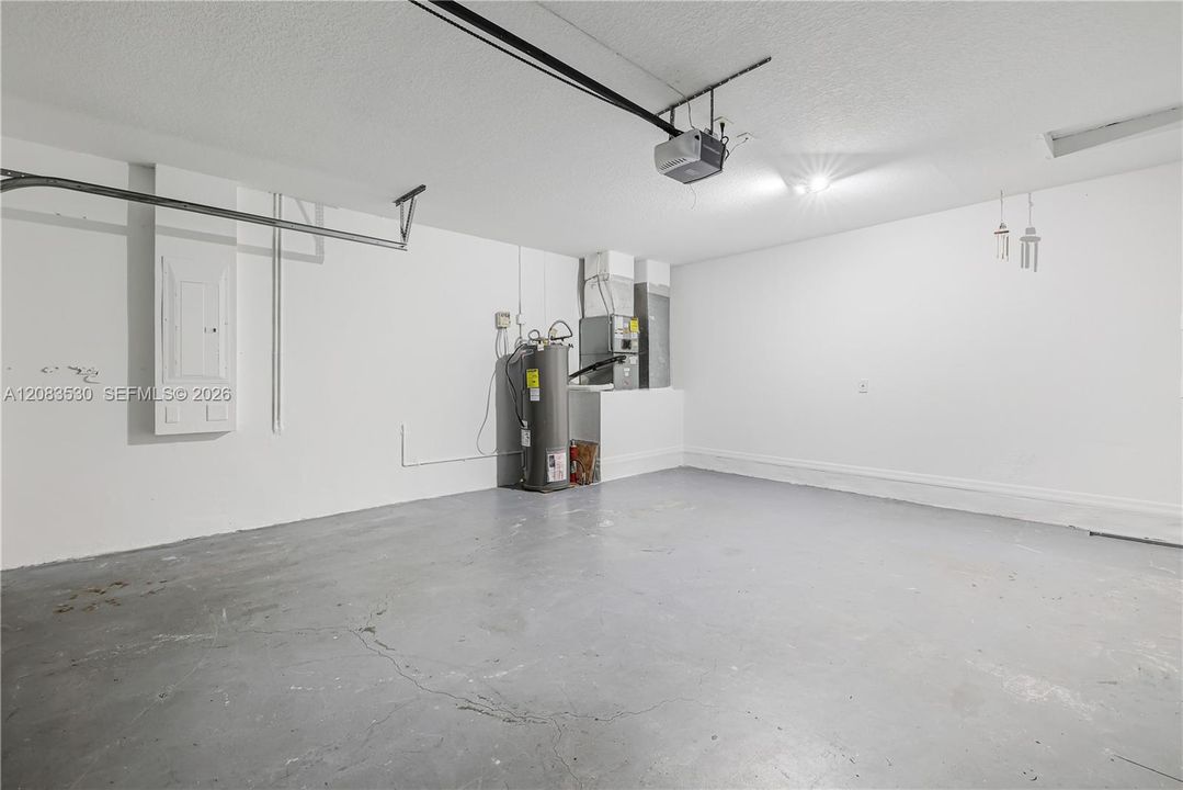 En Renta: $3,950 (3 camas, 2 baños, 1560 Pies cuadrados)