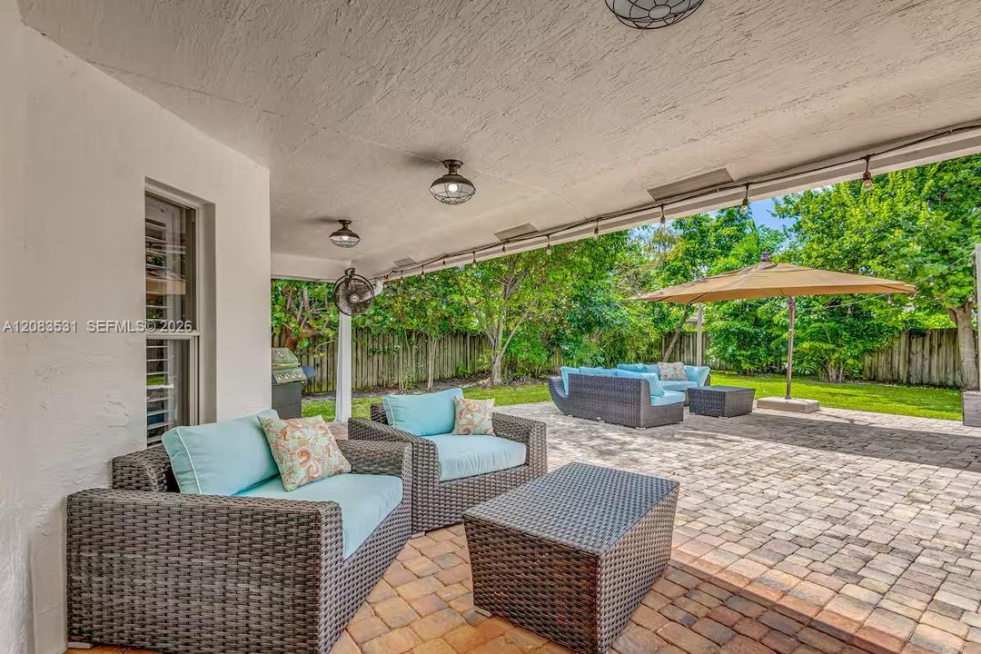 For Rent: $5,100 (4 beds, 2 baths, 1851 Square Feet)