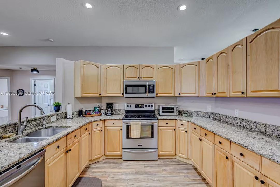 For Rent: $5,100 (4 beds, 2 baths, 1851 Square Feet)