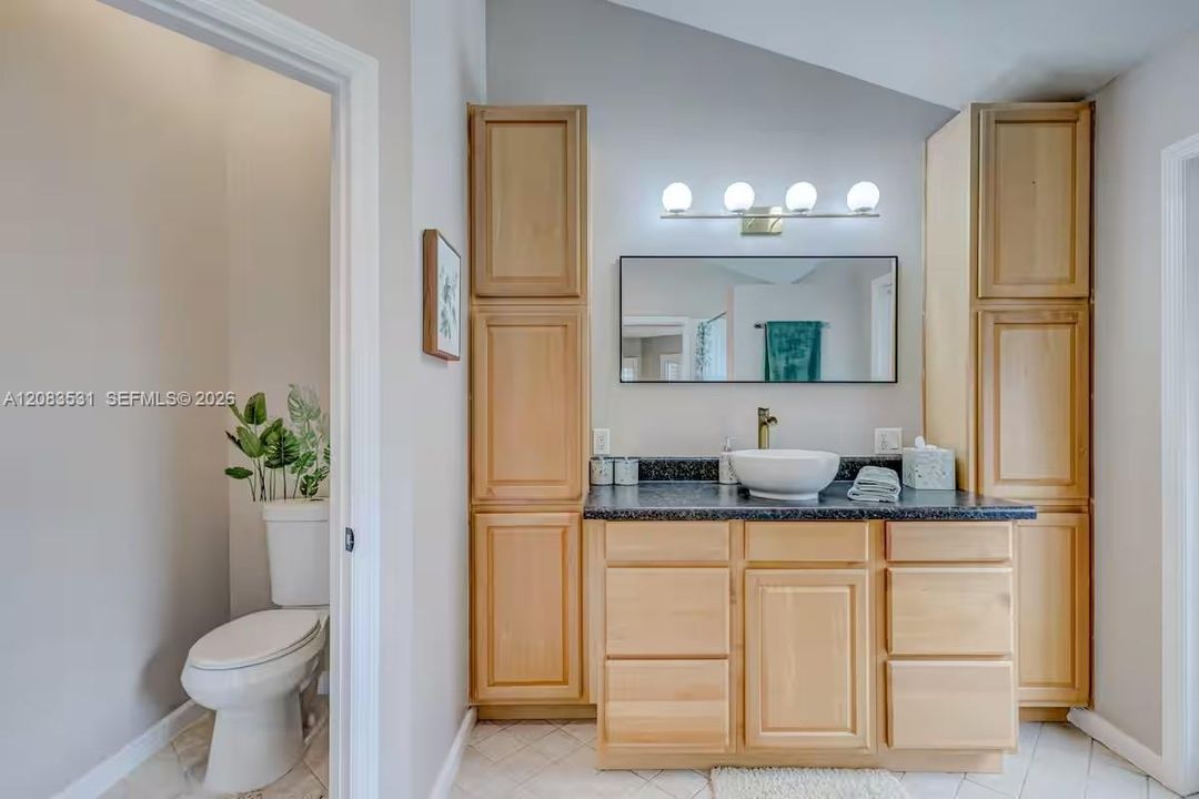 For Rent: $5,100 (4 beds, 2 baths, 1851 Square Feet)