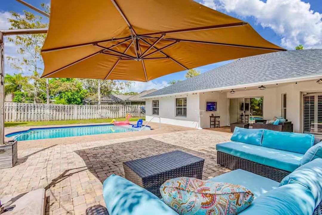 For Rent: $5,100 (4 beds, 2 baths, 1851 Square Feet)