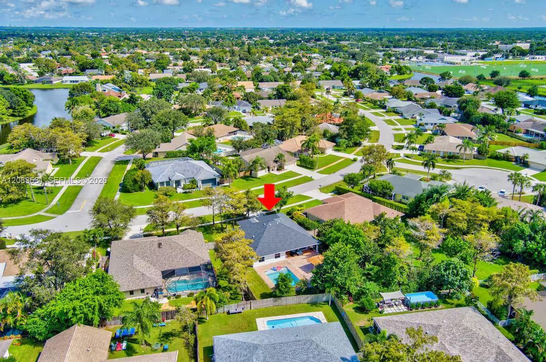 For Rent: $5,100 (4 beds, 2 baths, 1851 Square Feet)