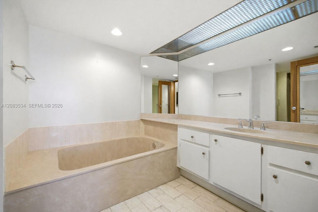 En Venta: $725,000 (2 camas, 2 baños, 1509 Pies cuadrados)