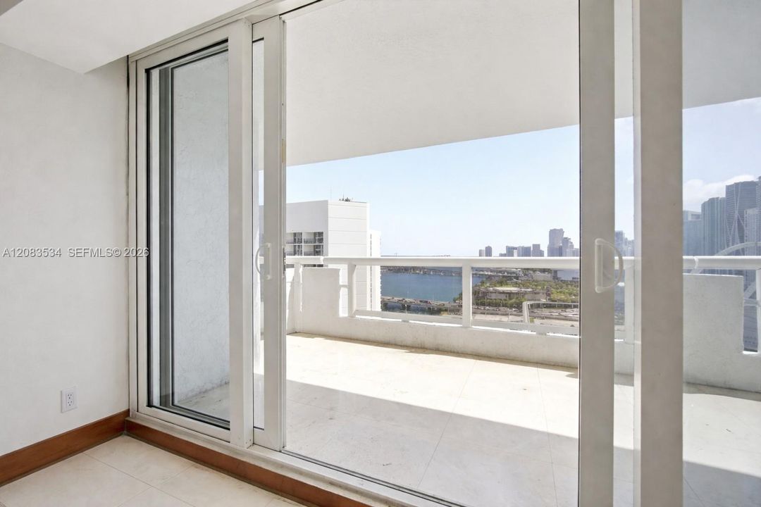 En Venta: $725,000 (2 camas, 2 baños, 1509 Pies cuadrados)