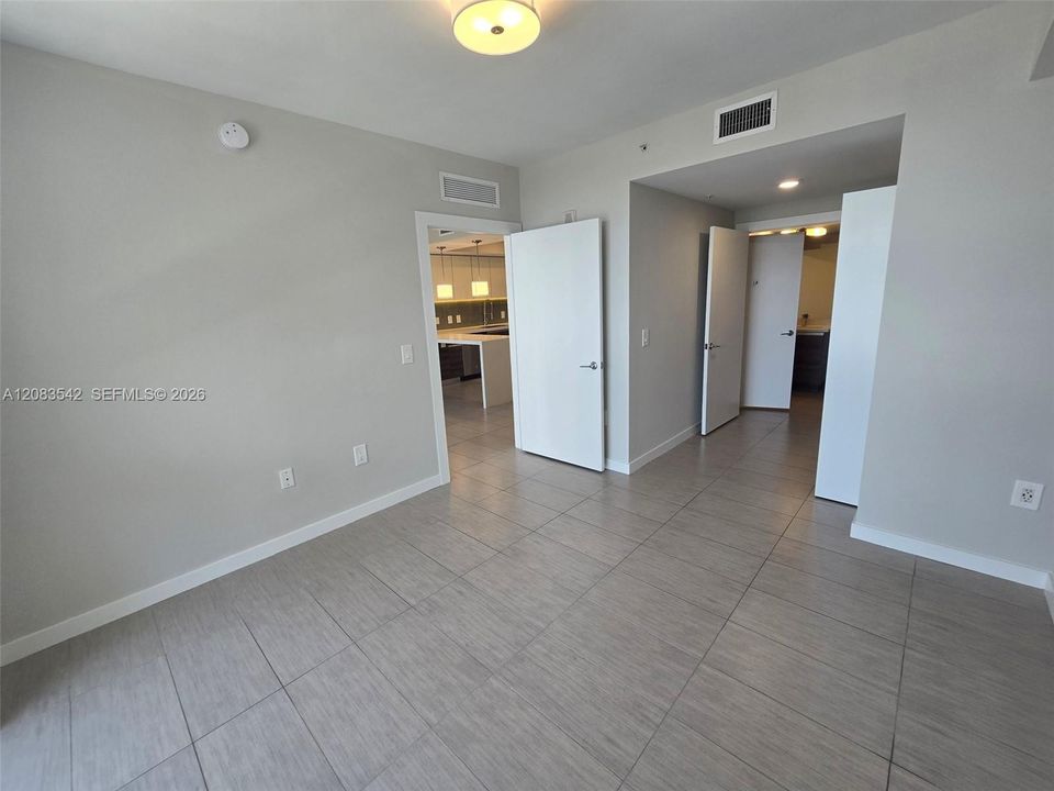 For Rent: $2,775 (1 beds, 1 baths, 730 Square Feet)