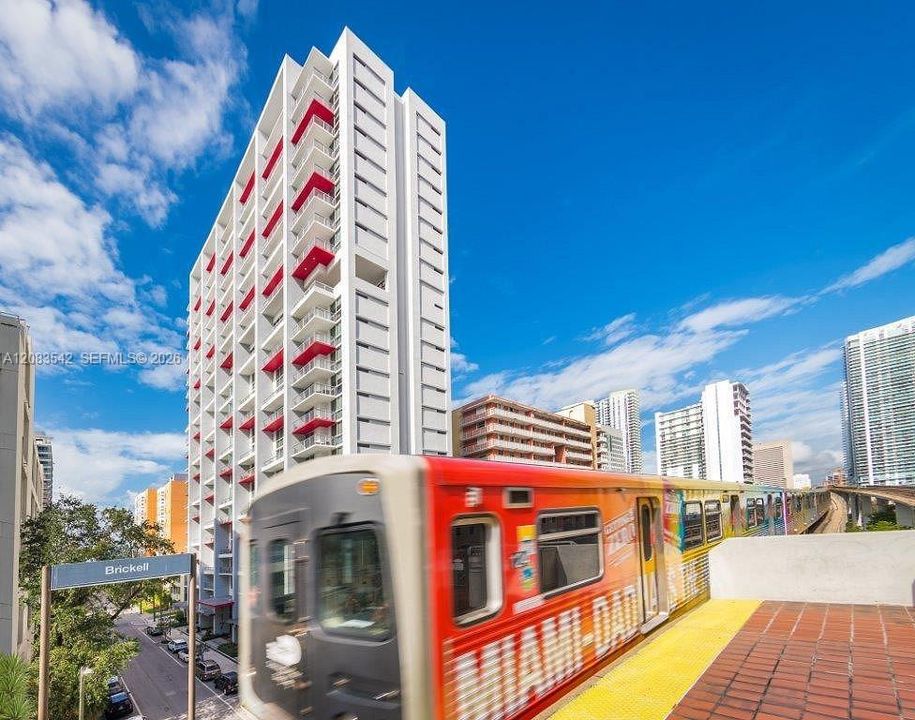For Rent: $2,775 (1 beds, 1 baths, 730 Square Feet)