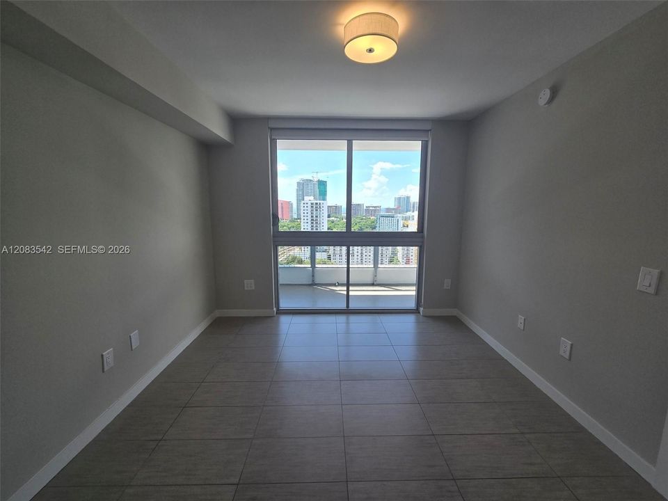 For Rent: $2,775 (1 beds, 1 baths, 730 Square Feet)