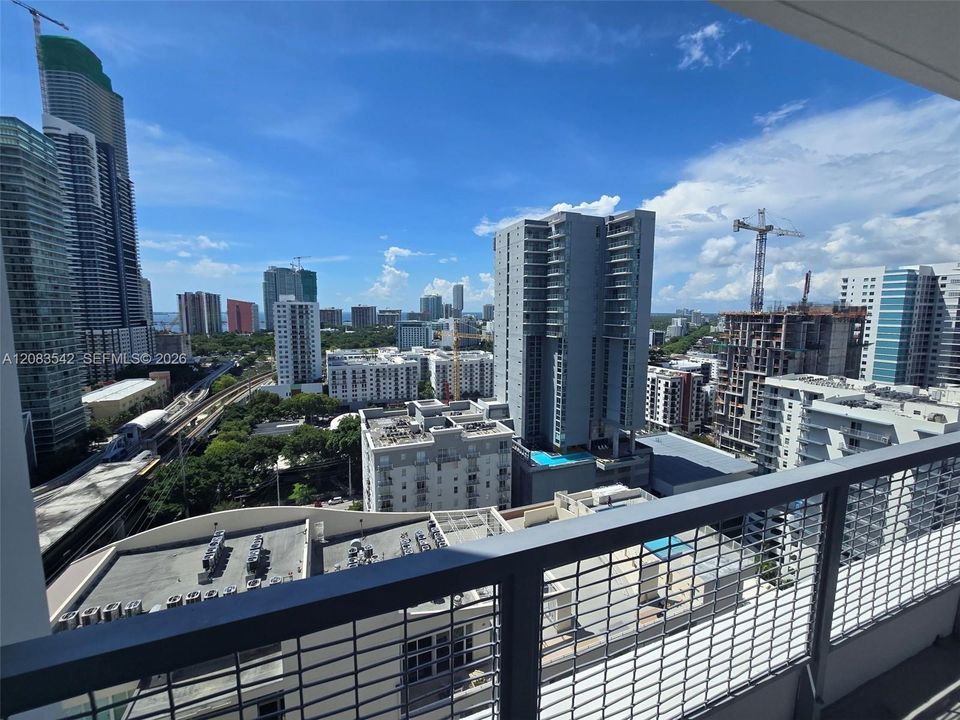 For Rent: $2,775 (1 beds, 1 baths, 730 Square Feet)
