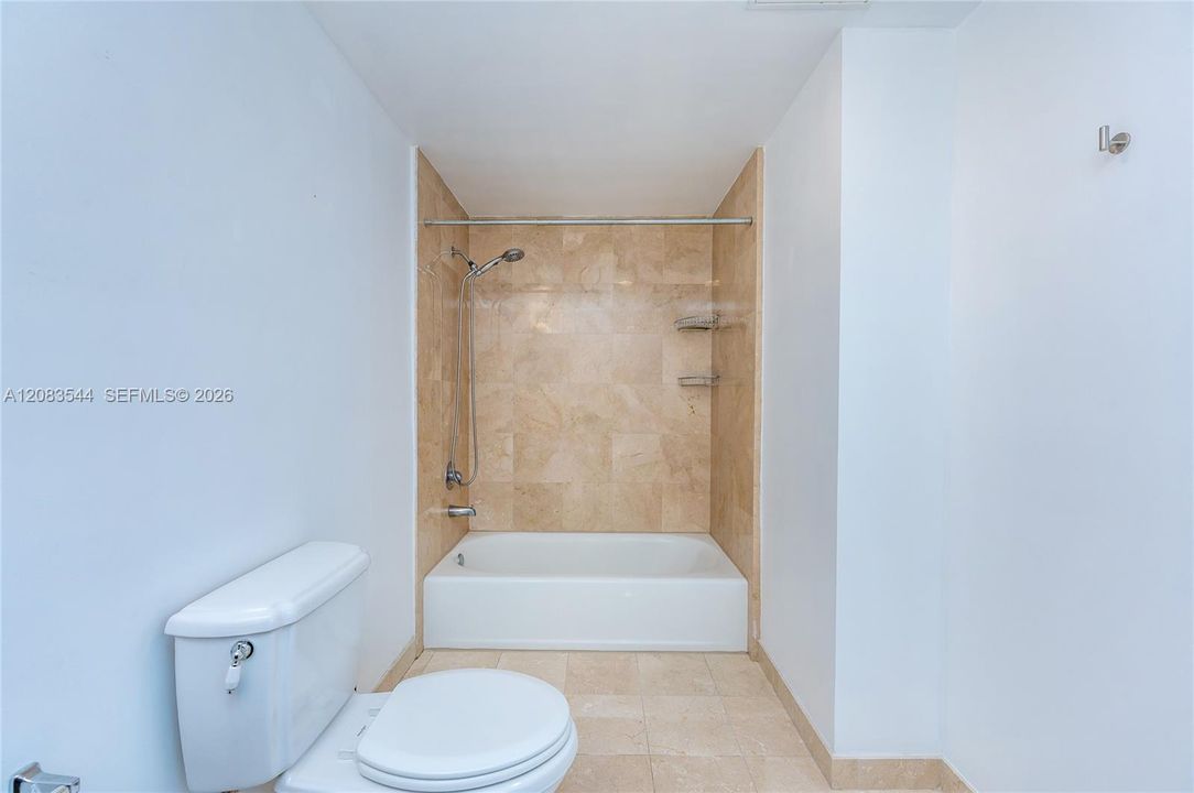 На продажу: $599,000 (2 спален, 2 ванн, 1066 Квадратных фут)
