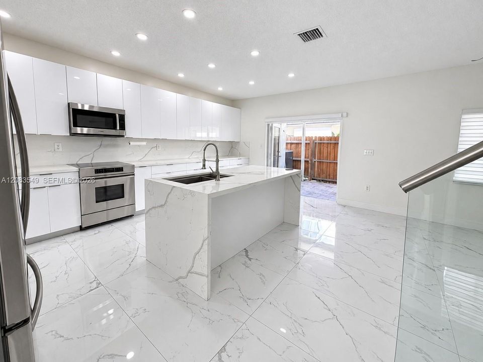 For Sale: $329,000 (4 beds, 2 baths, 1846 Square Feet)