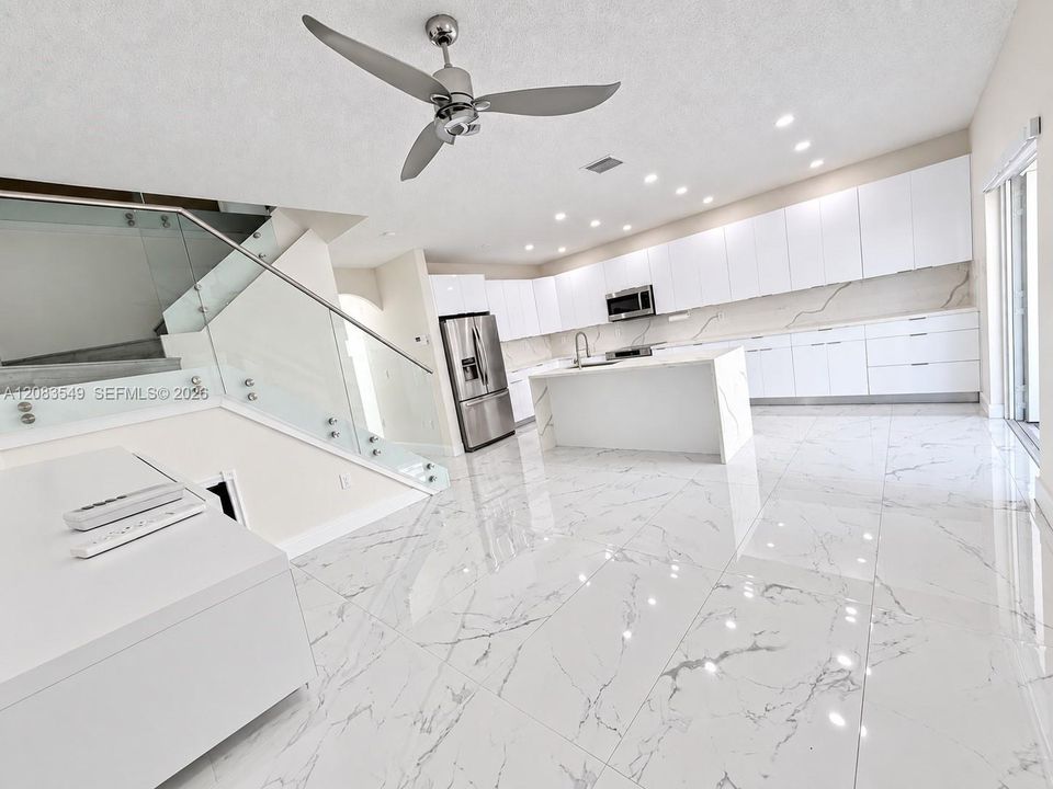 For Sale: $329,000 (4 beds, 2 baths, 1846 Square Feet)