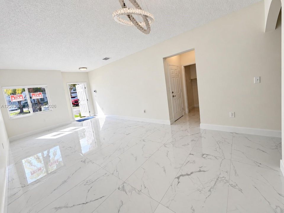 For Sale: $329,000 (4 beds, 2 baths, 1846 Square Feet)