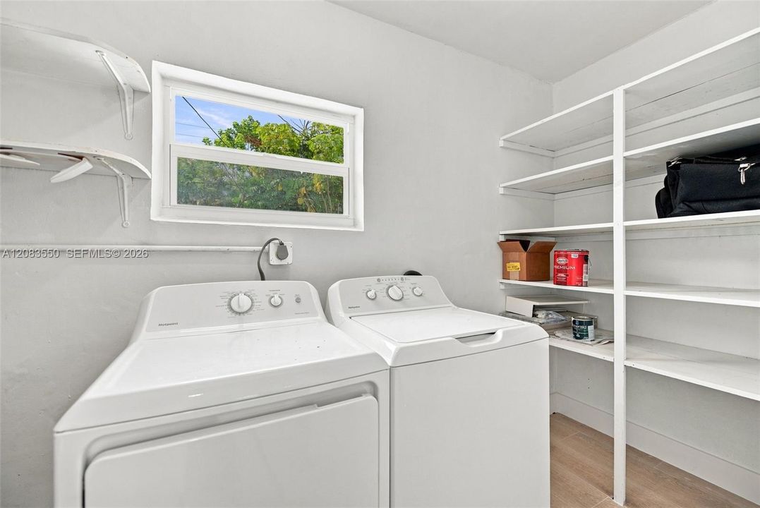 В аренду: $4,900 (3 спален, 2 ванн, 1747 Квадратных фут)