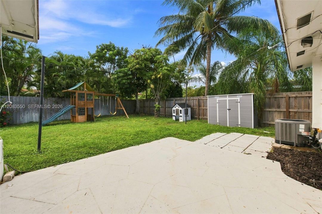В аренду: $4,900 (3 спален, 2 ванн, 1747 Квадратных фут)