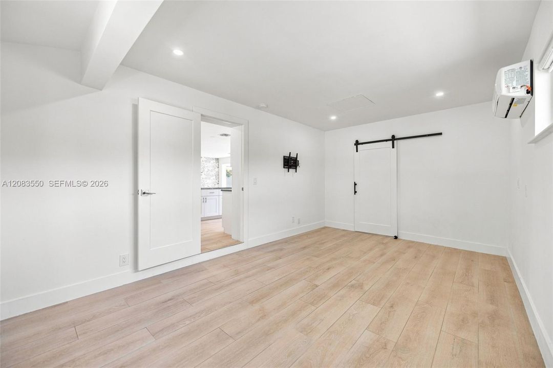 В аренду: $4,900 (3 спален, 2 ванн, 1747 Квадратных фут)