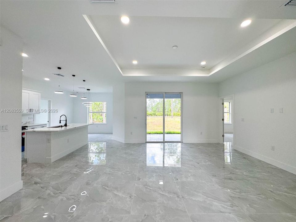 En Renta: $2,800 (4 camas, 3 baños, 1719 Pies cuadrados)